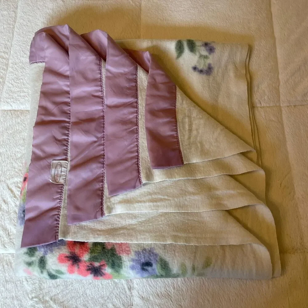 Vtg Chatham Blanket Lavender Satin Trim Floral Twin Full Size Acrylic 68x88